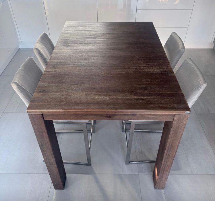 Sprzedam stół z krzesłami