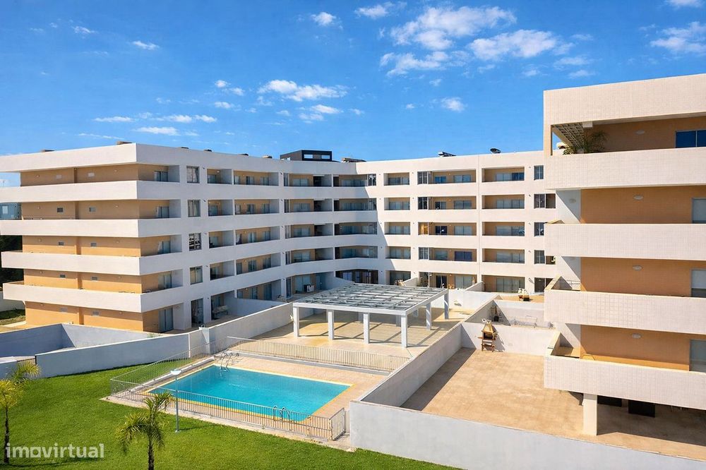 Apartamento T2+1 condomínio fechado