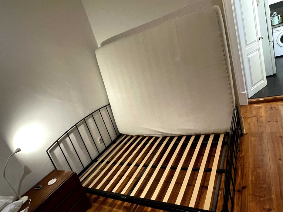 Cama de ferro 160x200 + colchão IKEA