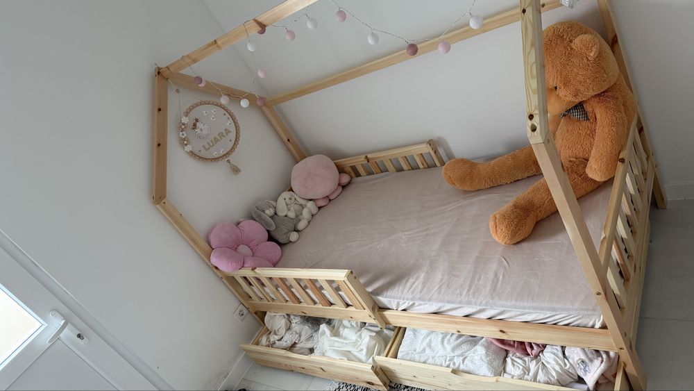 Cama montessori com duas gavetas