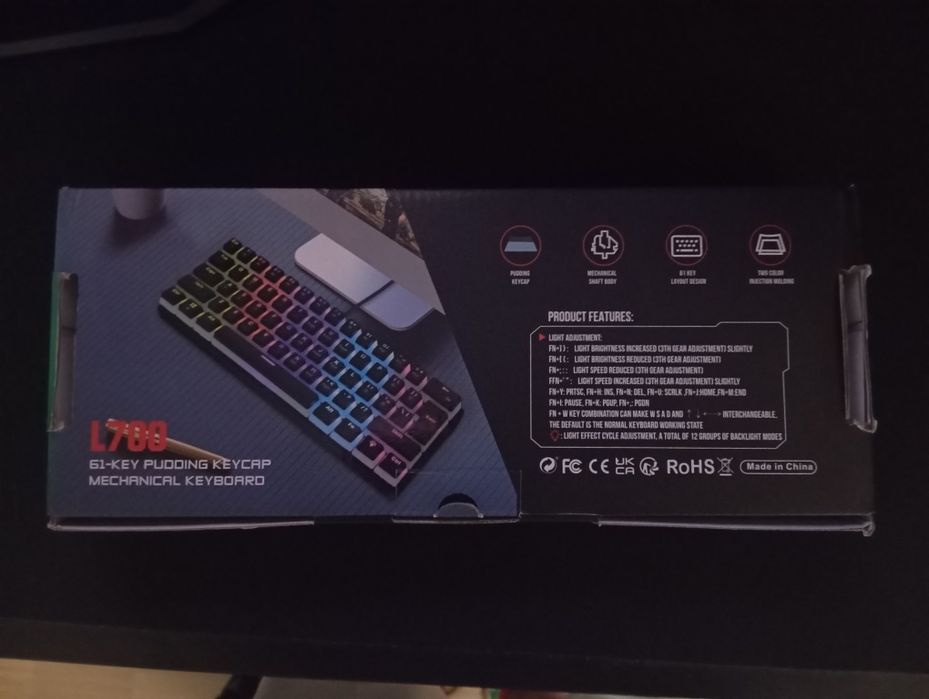 Teclado mecânico RGB L700