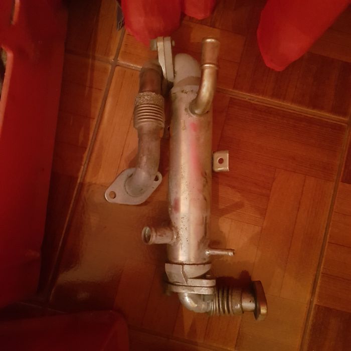 Várias peças de carro