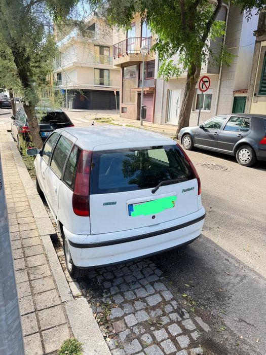 Fiat Punto. 1998