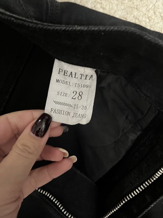 Джинси чорні прямі р.28