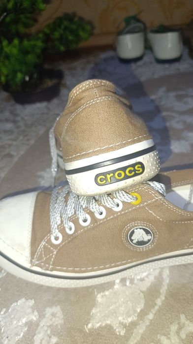 Crocs Mens Size 10 Hover Sneakers Beige White Lace-Up Shoes M10 W12