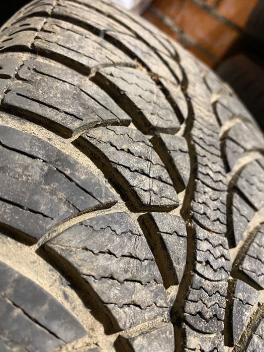 Продам резину в зборі з дисками 195/65 R15