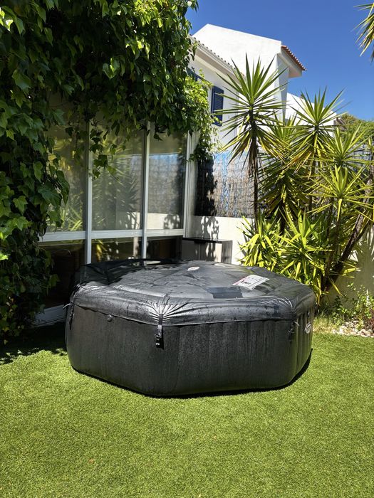Jacuzzi/SPA Intex c/Jactos e Electrolise de Sal, 6 pessoas
