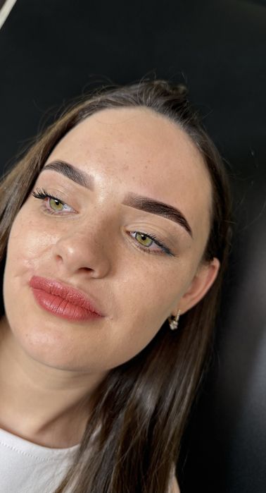 Брови , Корекція віск/пінцет, ламінування вій