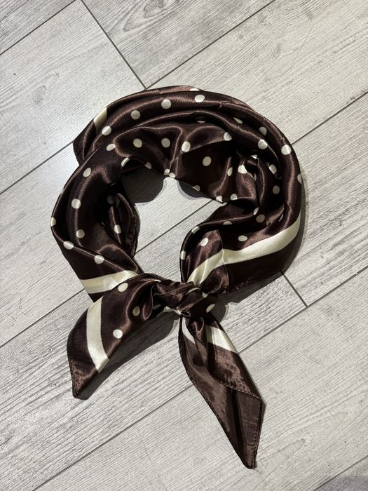 Brązowa chusta apaszka 85x85