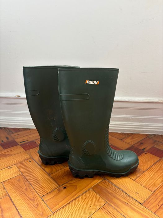 Botas de borracha verdes – em bom estado