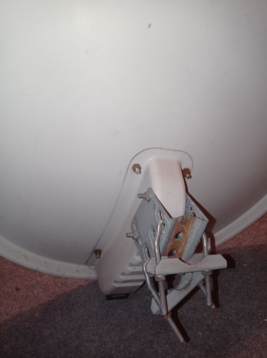 Antena satelitarna