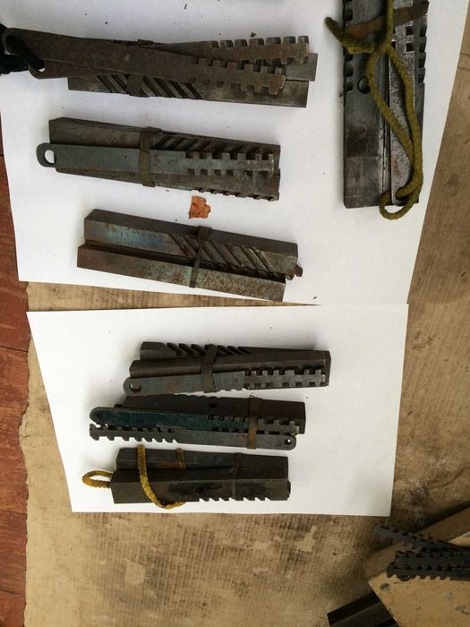 ригеля и пружины  на большой реечный   гаражный замок