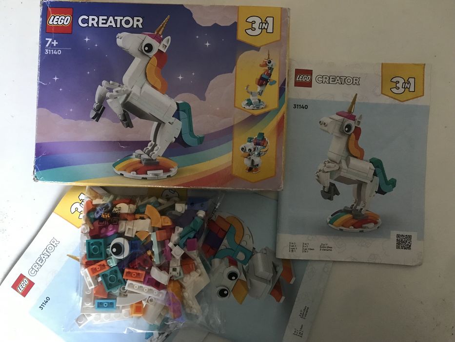 Lego Creator contem as 3 instrucoes