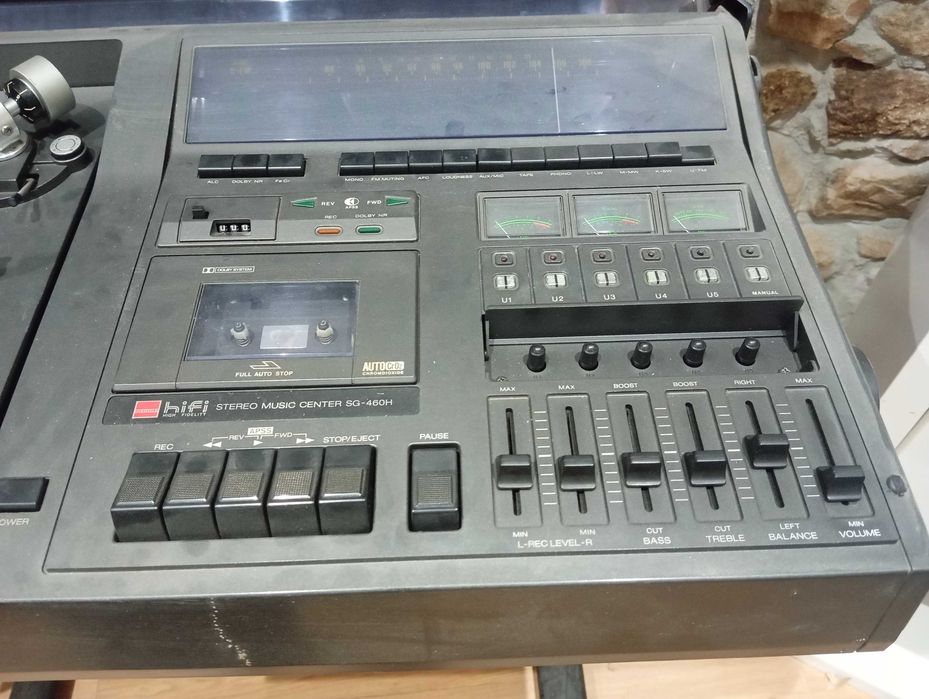 Gira discos Sharp SG 450H e colunas CP 450HG Vintage