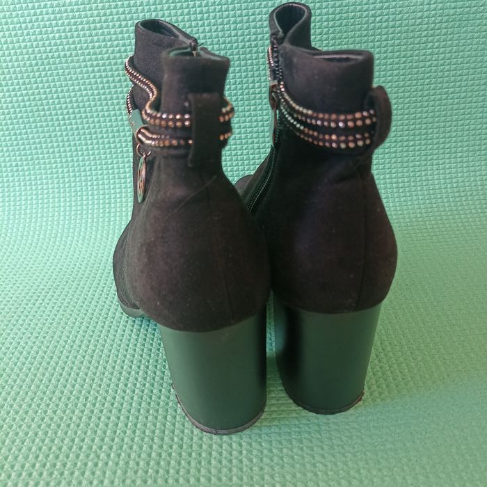 Женские демисезонные ботильоны