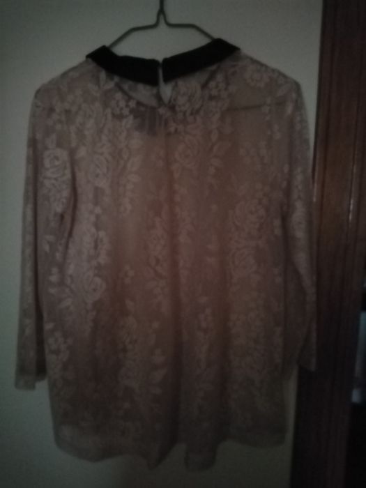 Blusa arrendada cor pérola