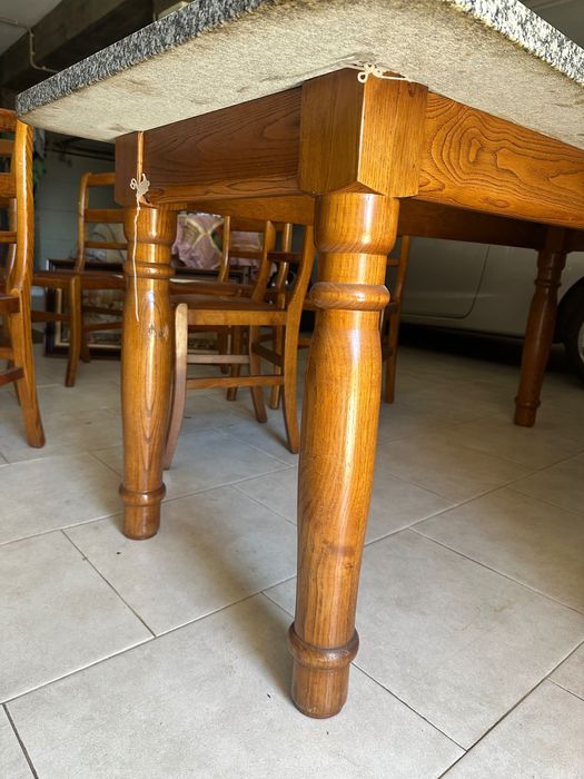 Mesa de tampo de Mármore