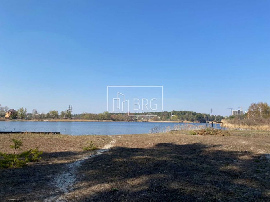 Дом на берегу Стугны 115 соток в соновом лесу Украинка без комиссии