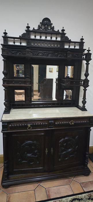 Lindíssimo móvel louceiro antigo.