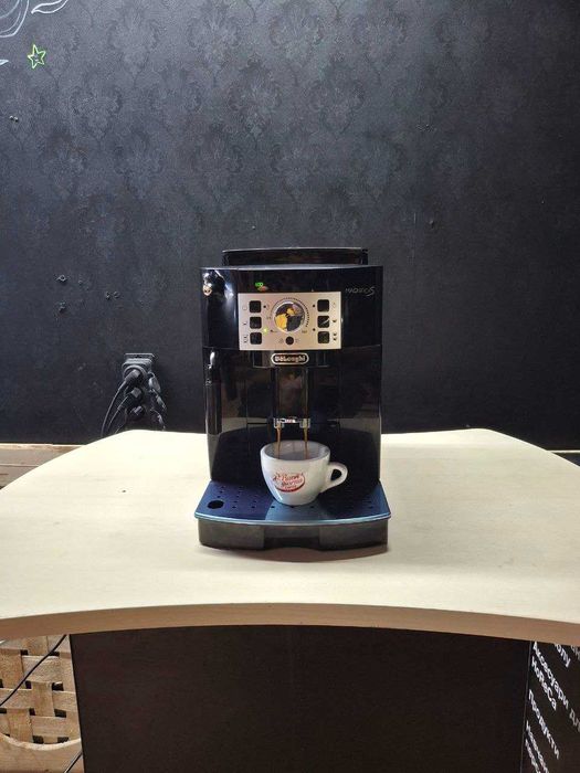 Кавомашина/Кавоварка/Кофемашина/Кофеварка Delonghi Magnifica S