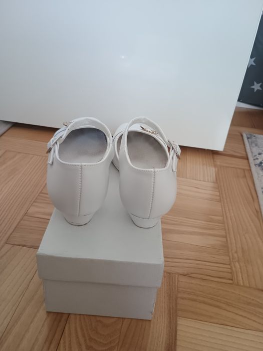 Buty do komunii białe