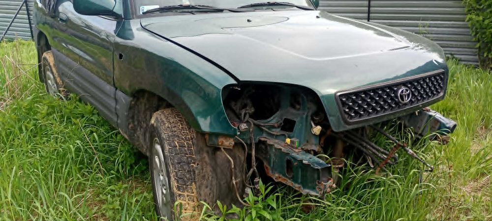 toyota rav 4 1 generacja 1996r 2,0b części zwrotnica amortyzator wahacz wał błotnik fotele kierownica licznik alternator rozrusznik szyba lusterko
