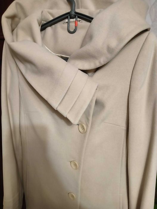 Демісезонне пальто