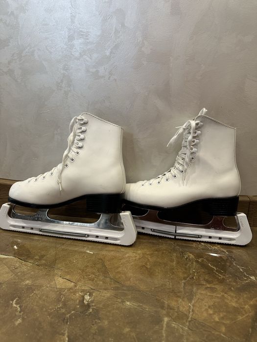 Ковзани CCM Pirouette