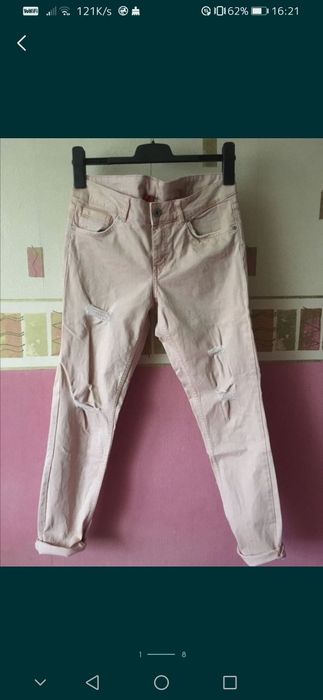 H&M spodnie dżinsy z przetarciami dziurami jeansy boyfriend mom fit