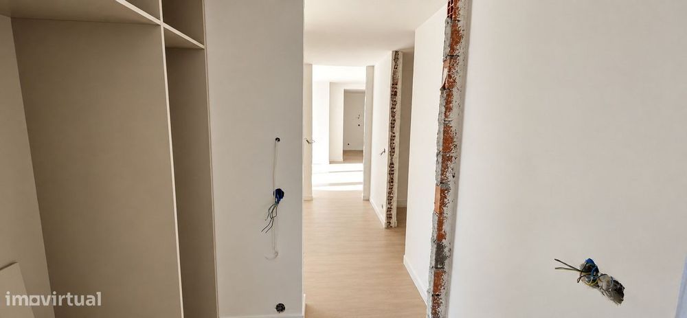 T2 Novo com Varanda e Garagem em Nogueira, Braga | 359.000 €