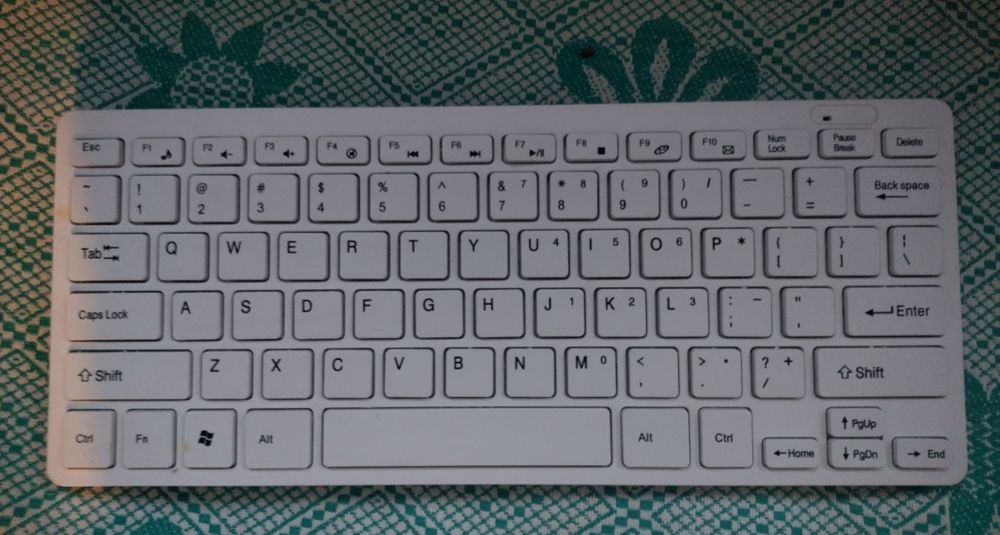 Бездротова клавіатура Bluetooth