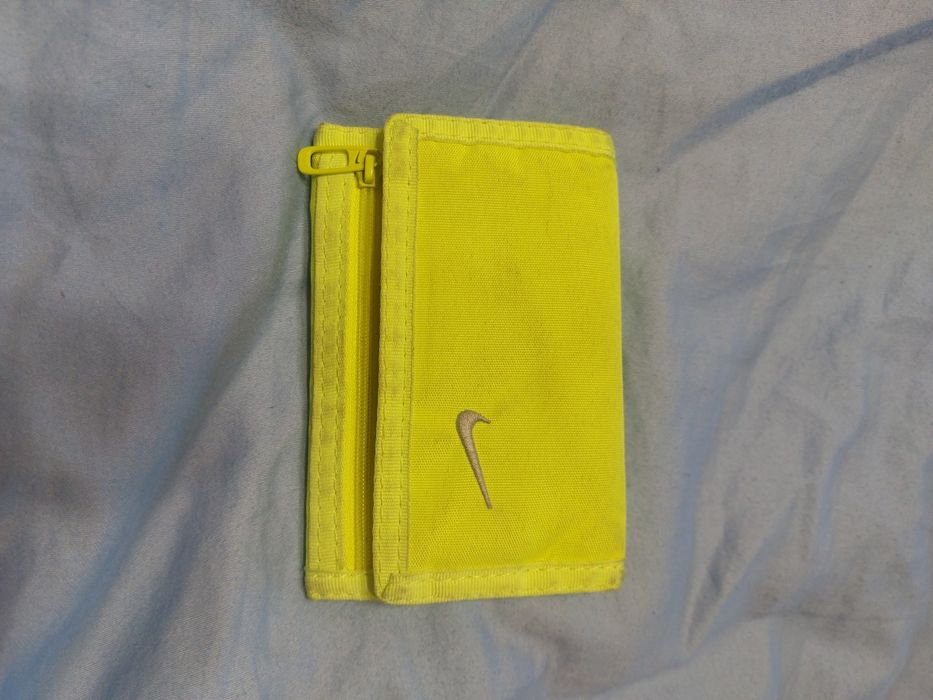 Portfel limonkowy Nike