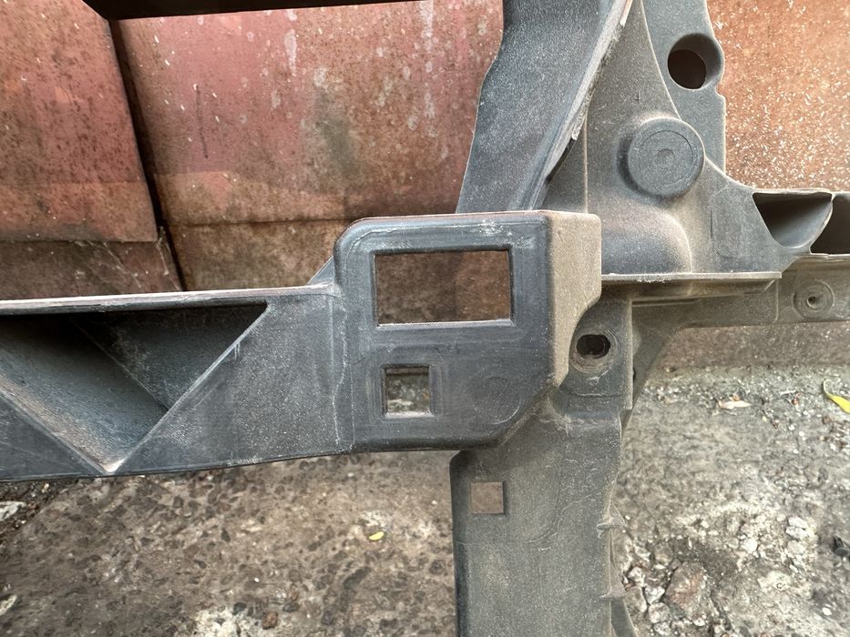 Передняя установочная панель телевизор VW Touran 1T0805588 2005-2010