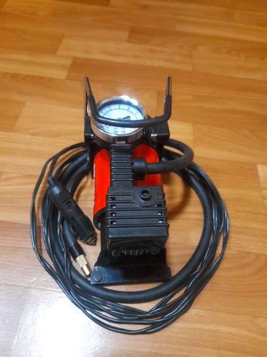 Компрессор подкачки Колес Storm