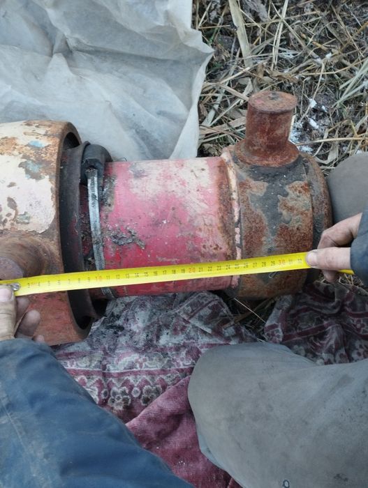 гідроциліндр з полуприцепа