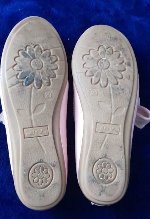 Balerinki baleriny pantofelki lakierki pudrowy róż kokardki 29