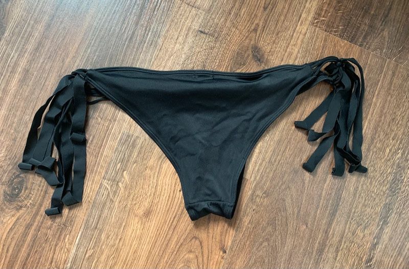 Pull&bear czarny dół od stroju kąpielowego bikini boho z frędzlami M