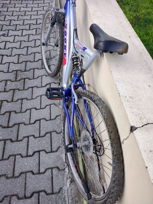 Bicicleta com pouco uso