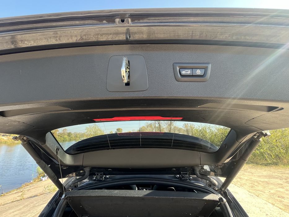 BMW 225xe гібрид та електро