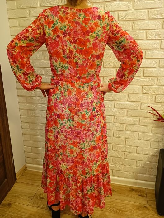 Kwiatowa długa sukienka