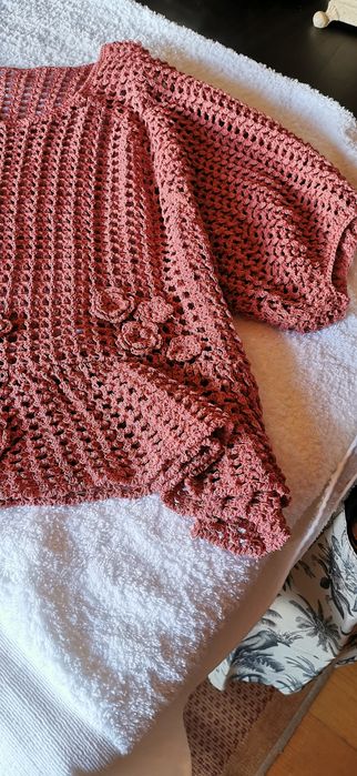 Blusa senhora arrendada nova sem uso  da Zara