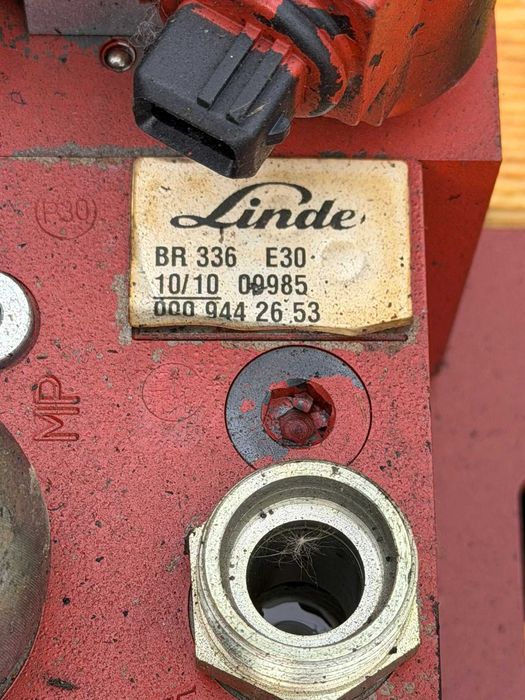 Rozdzielacz hydrauliczny LINDE BR336 E30