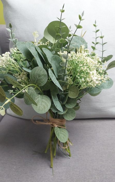 Bukiet sztucznych liści