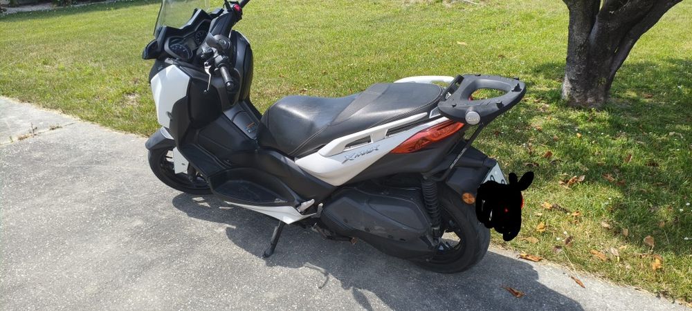 Yamaha X-Max 300