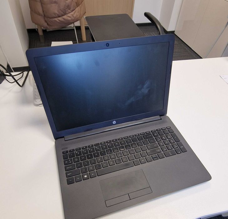 Laptop HP 255 G7