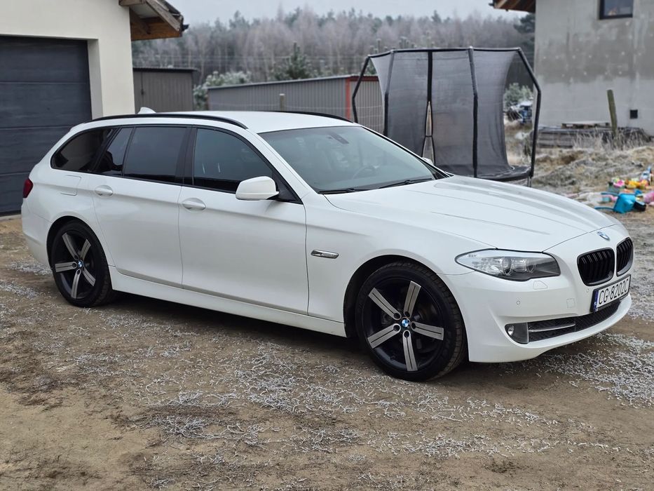 BMW Seria 5 520d / BEZWYPADKOWY / po serwisie / 19 cali / ANDROID CARPLAY / Hak
