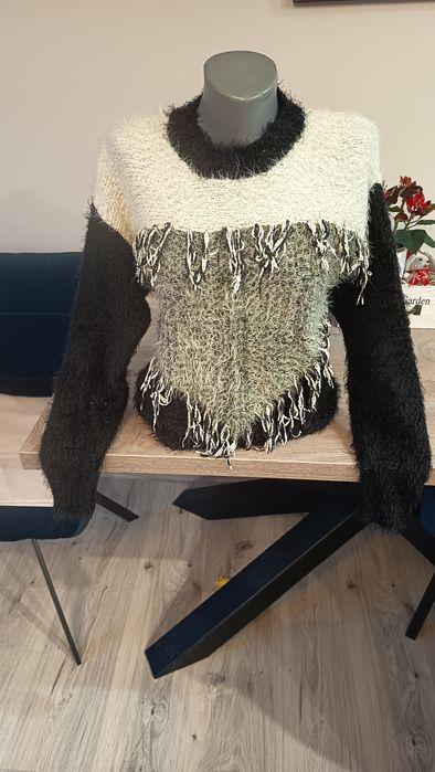 Sweterek rozmiar M