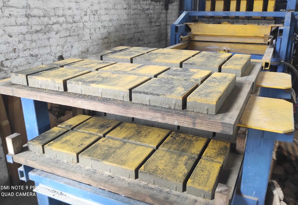 Вибропресс (полуавтоматическая линия) для  строительных блоков