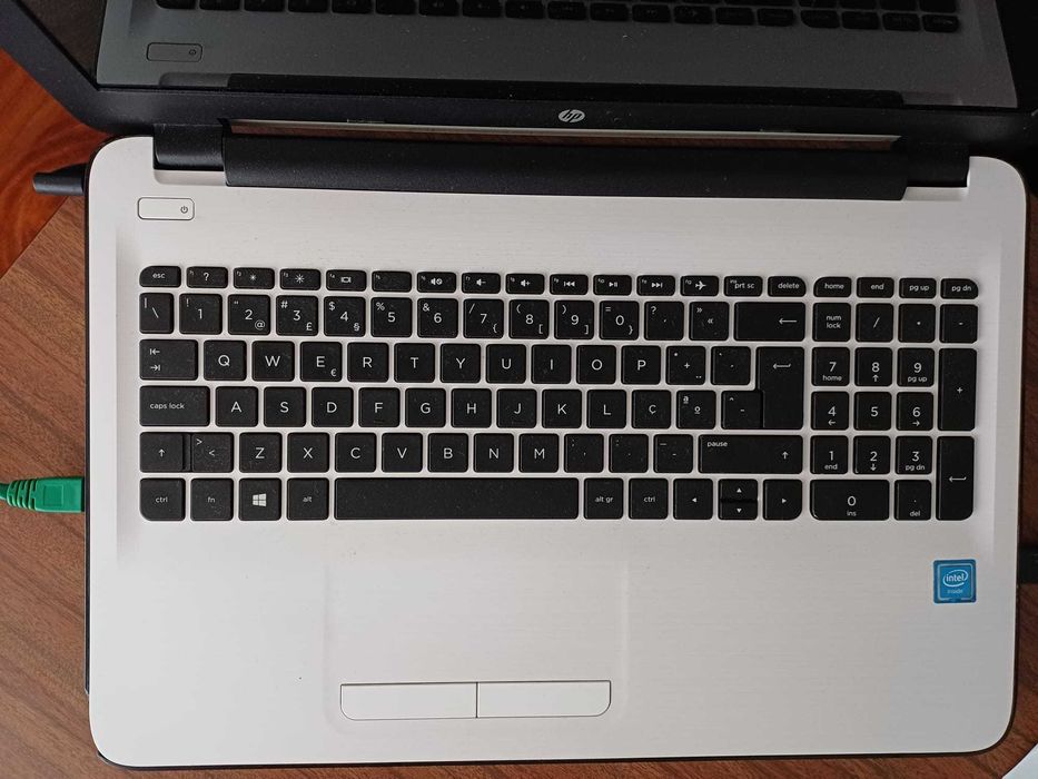Portátil HP 15-af000np usado em bom estado