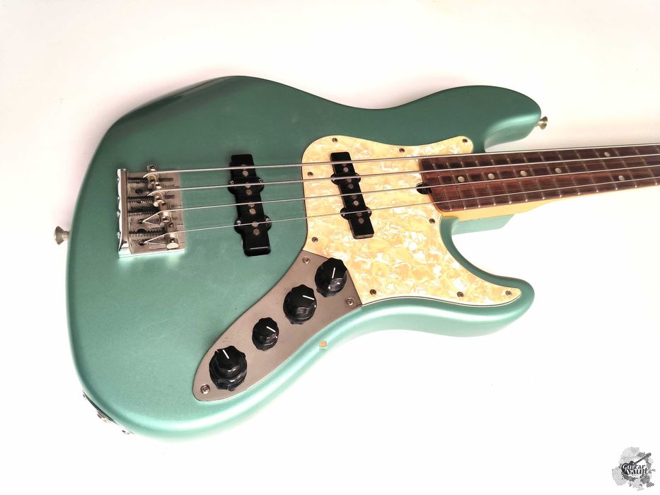 fender american deluxe - Купити електрогітари - Ціна на OLX.ua